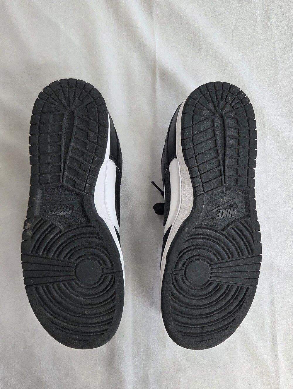 Nike Dunk Low Retro 'White, Black' - Picture 5 of 9